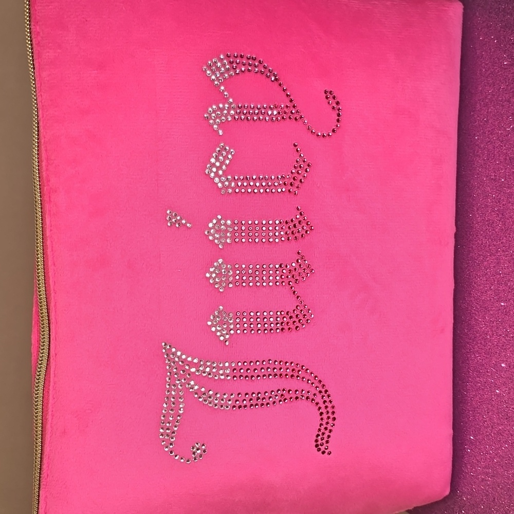 πHPπJuicy Couture πNWOTπ Beautiful Pink Velvety Large Cosmetic Bag!πππ - Picture 5 of 10